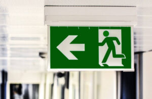 Koulun-ja-paivakodin-poistumisharjoituss-5-vinkkia-monipuolisten-harjoitusten-toteuttamiseen